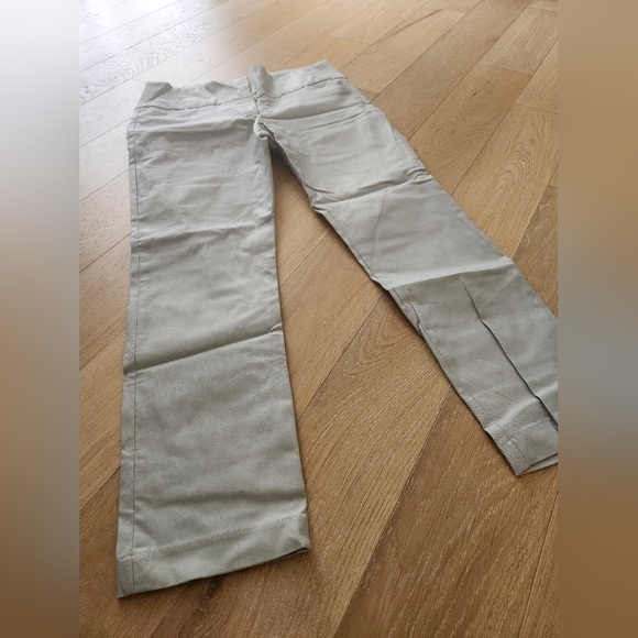 SUZY SHIER | NWT Grey stretch ankle pants - Picture 2 of 5